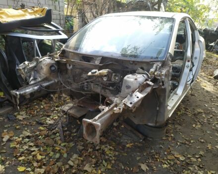 Мазда 3 2007 в Дубно на Automoto.ua Бежевый Мазда 3, объемом двигателя 1.6 л и пробегом 100 тыс. км за 400 $, фото 4 на Automoto.ua
