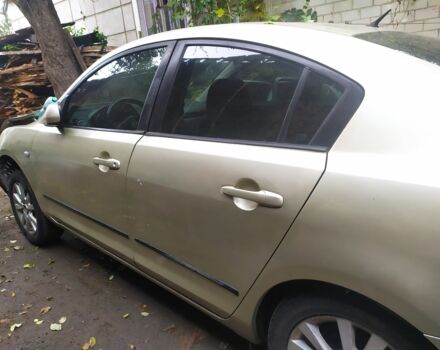 Мазда 3 2007 в Дубно на Automoto.ua Бежевый Мазда 3, объемом двигателя 1.6 л и пробегом 100 тыс. км за 400 $, фото 1 на Automoto.ua