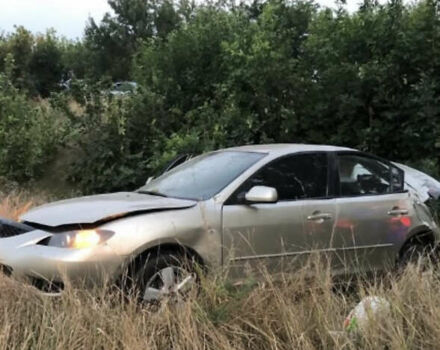 Бежевый Мазда 3, объемом двигателя 1.6 л и пробегом 222 тыс. км за 1500 $, фото 1 на Automoto.ua