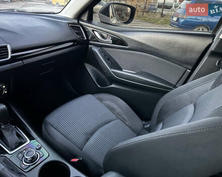 Бежевый Мазда 3, объемом двигателя 2 л и пробегом 200 тыс. км за 10000 $, фото 15 на Automoto.ua