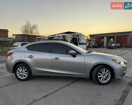 Бежевый Мазда 3, объемом двигателя 2 л и пробегом 200 тыс. км за 10000 $, фото 2 на Automoto.ua