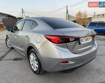 Бежевый Мазда 3, объемом двигателя 2 л и пробегом 200 тыс. км за 10000 $, фото 5 на Automoto.ua