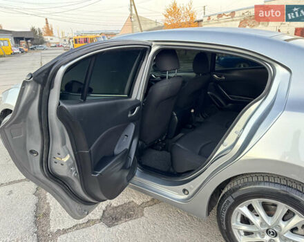 Бежевый Мазда 3, объемом двигателя 2 л и пробегом 200 тыс. км за 10000 $, фото 10 на Automoto.ua