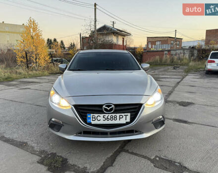 Бежевый Мазда 3, объемом двигателя 2 л и пробегом 200 тыс. км за 10000 $, фото 1 на Automoto.ua