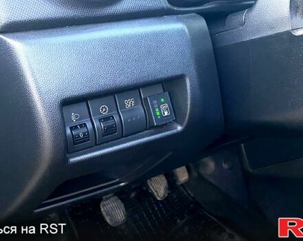 Чорний Мазда 3, об'ємом двигуна 1.6 л та пробігом 237 тис. км за 4100 $, фото 4 на Automoto.ua