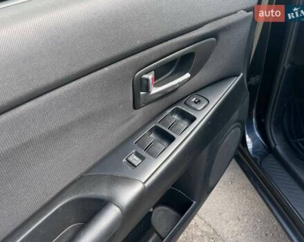 Чорний Мазда 3, об'ємом двигуна 1.6 л та пробігом 262 тис. км за 3799 $, фото 7 на Automoto.ua