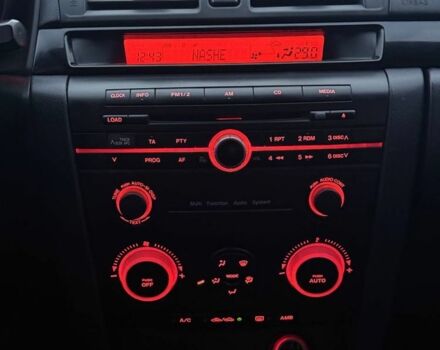 Черный Мазда 3, объемом двигателя 1.6 л и пробегом 300 тыс. км за 4000 $, фото 7 на Automoto.ua