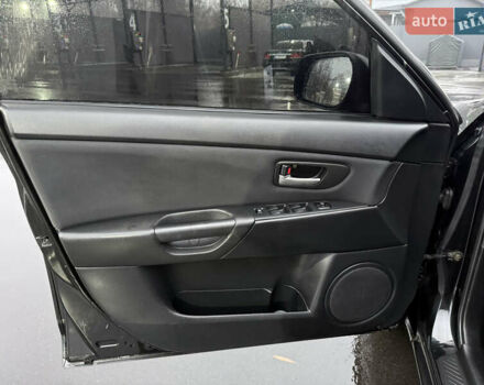 Черный Мазда 3, объемом двигателя 1.6 л и пробегом 349 тыс. км за 4499 $, фото 9 на Automoto.ua