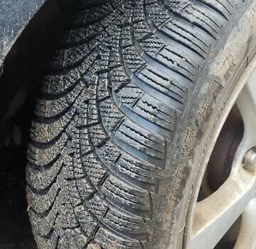 Черный Мазда 3, объемом двигателя 1.6 л и пробегом 260 тыс. км за 2800 $, фото 12 на Automoto.ua