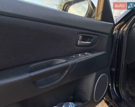 Черный Мазда 3, объемом двигателя 1.6 л и пробегом 360 тыс. км за 4600 $, фото 11 на Automoto.ua