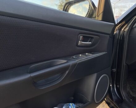 Черный Мазда 3, объемом двигателя 1.6 л и пробегом 360 тыс. км за 3700 $, фото 5 на Automoto.ua