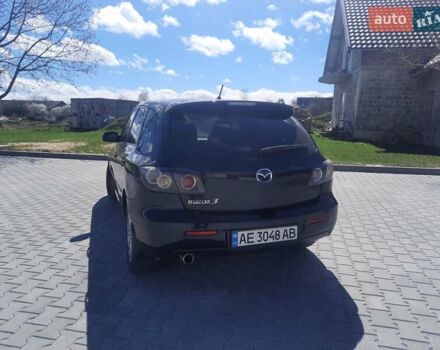 Черный Мазда 3, объемом двигателя 2 л и пробегом 222 тыс. км за 5700 $, фото 6 на Automoto.ua