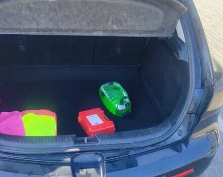 Чорний Мазда 3, об'ємом двигуна 1.6 л та пробігом 215 тис. км за 6500 $, фото 15 на Automoto.ua