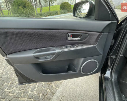 Черный Мазда 3, объемом двигателя 2 л и пробегом 220 тыс. км за 6000 $, фото 32 на Automoto.ua