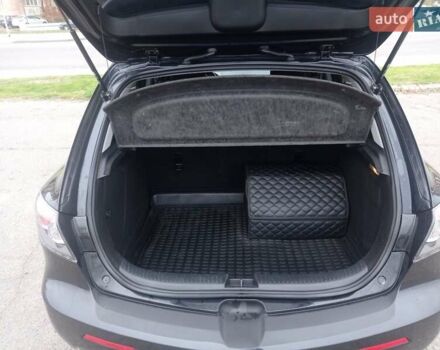 Черный Мазда 3, объемом двигателя 1.6 л и пробегом 165 тыс. км за 6100 $, фото 10 на Automoto.ua