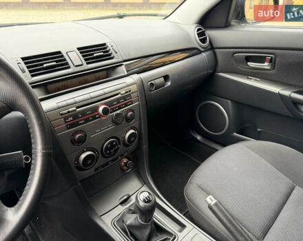 Черный Мазда 3, объемом двигателя 1.6 л и пробегом 217 тыс. км за 5800 $, фото 10 на Automoto.ua