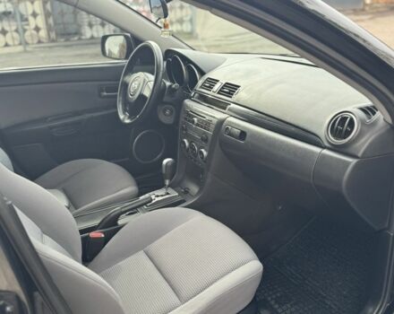 Черный Мазда 3, объемом двигателя 1.6 л и пробегом 215 тыс. км за 5850 $, фото 6 на Automoto.ua