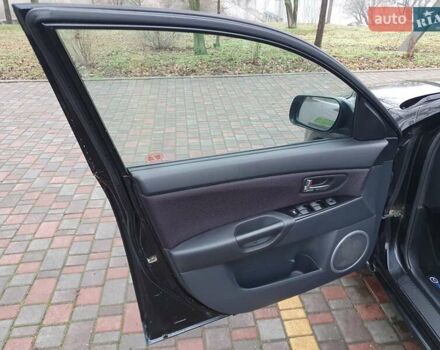 Черный Мазда 3, объемом двигателя 1.6 л и пробегом 264 тыс. км за 5700 $, фото 13 на Automoto.ua