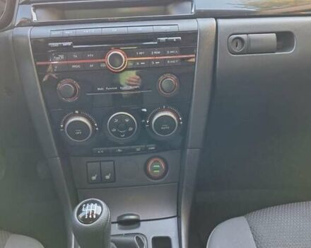 Черный Мазда 3, объемом двигателя 2 л и пробегом 198 тыс. км за 6200 $, фото 6 на Automoto.ua