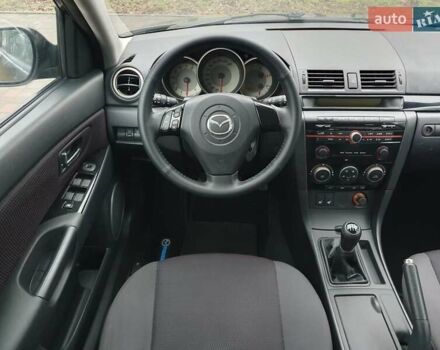 Черный Мазда 3, объемом двигателя 1.6 л и пробегом 264 тыс. км за 5700 $, фото 10 на Automoto.ua