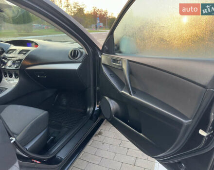 Черный Мазда 3, объемом двигателя 1.6 л и пробегом 127 тыс. км за 7500 $, фото 31 на Automoto.ua