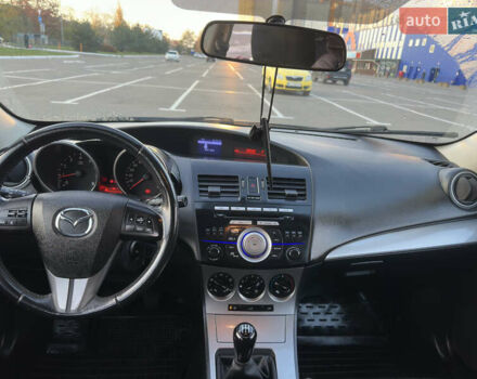 Черный Мазда 3, объемом двигателя 1.6 л и пробегом 127 тыс. км за 7500 $, фото 46 на Automoto.ua