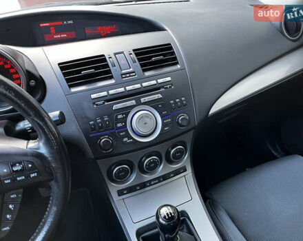 Черный Мазда 3, объемом двигателя 1.6 л и пробегом 235 тыс. км за 5799 $, фото 27 на Automoto.ua