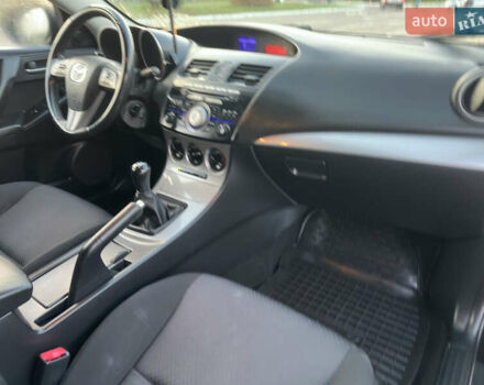 Черный Мазда 3, объемом двигателя 1.6 л и пробегом 127 тыс. км за 7500 $, фото 29 на Automoto.ua
