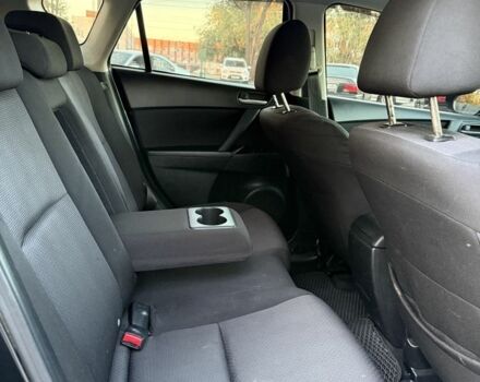 Черный Мазда 3, объемом двигателя 1.6 л и пробегом 220 тыс. км за 5900 $, фото 9 на Automoto.ua