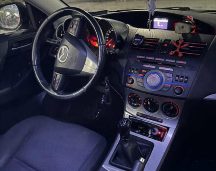 Черный Мазда 3, объемом двигателя 1.56 л и пробегом 243 тыс. км за 6300 $, фото 9 на Automoto.ua