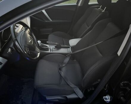 Чорний Мазда 3, об'ємом двигуна 1.6 л та пробігом 211 тис. км за 3850 $, фото 13 на Automoto.ua