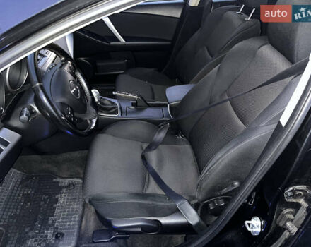 Черный Мазда 3, объемом двигателя 1.6 л и пробегом 211 тыс. км за 3900 $, фото 13 на Automoto.ua