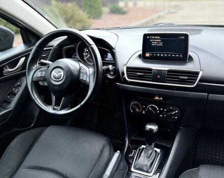 Черный Мазда 3, объемом двигателя 2 л и пробегом 200 тыс. км за 9300 $, фото 6 на Automoto.ua