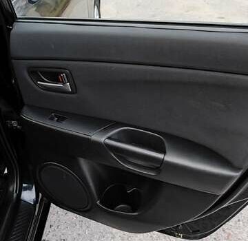 Черный Мазда 3, объемом двигателя 1.6 л и пробегом 218 тыс. км за 4450 $, фото 11 на Automoto.ua