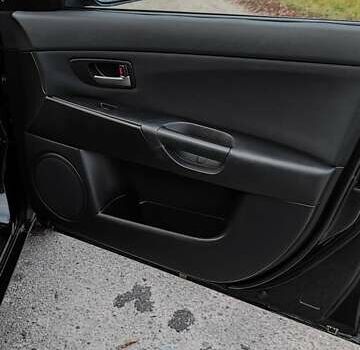 Черный Мазда 3, объемом двигателя 1.6 л и пробегом 218 тыс. км за 4450 $, фото 12 на Automoto.ua