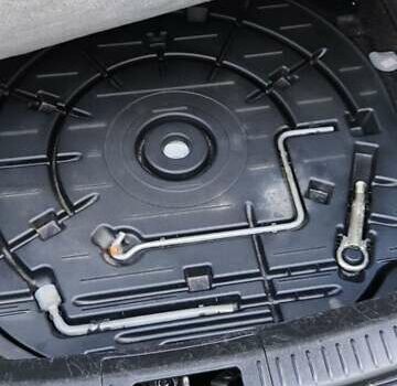 Черный Мазда 3, объемом двигателя 1.6 л и пробегом 218 тыс. км за 4450 $, фото 17 на Automoto.ua