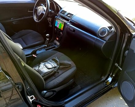 Черный Мазда 3, объемом двигателя 2 л и пробегом 281 тыс. км за 3250 $, фото 6 на Automoto.ua