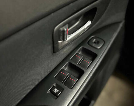 Чорний Мазда 3, об'ємом двигуна 1.6 л та пробігом 250 тис. км за 4350 $, фото 7 на Automoto.ua