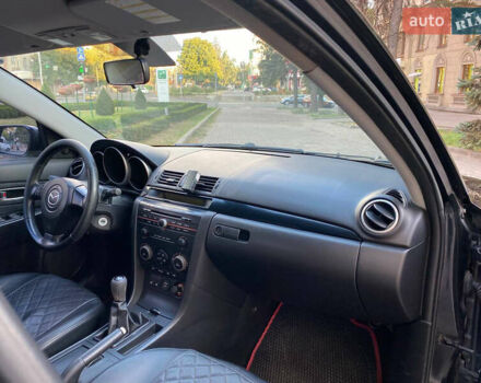 Черный Мазда 3, объемом двигателя 2 л и пробегом 300 тыс. км за 5200 $, фото 5 на Automoto.ua