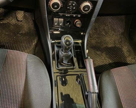 Чорний Мазда 3, об'ємом двигуна 1.6 л та пробігом 176 тис. км за 5600 $, фото 6 на Automoto.ua