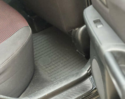 Черный Мазда 3, объемом двигателя 1.6 л и пробегом 192 тыс. км за 5500 $, фото 7 на Automoto.ua