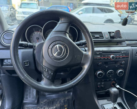 Черный Мазда 3, объемом двигателя 1.6 л и пробегом 350 тыс. км за 4700 $, фото 6 на Automoto.ua