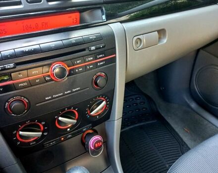 Чорний Мазда 3, об'ємом двигуна 1.6 л та пробігом 247 тис. км за 4200 $, фото 2 на Automoto.ua