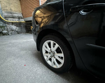 Чорний Мазда 3, об'ємом двигуна 1.6 л та пробігом 177 тис. км за 6100 $, фото 7 на Automoto.ua