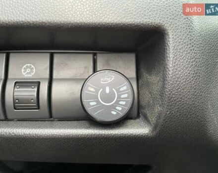 Чорний Мазда 3, об'ємом двигуна 1.6 л та пробігом 223 тис. км за 6490 $, фото 16 на Automoto.ua