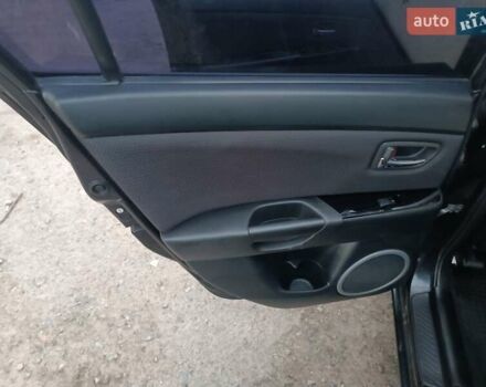 Черный Мазда 3, объемом двигателя 2 л и пробегом 221 тыс. км за 5700 $, фото 24 на Automoto.ua