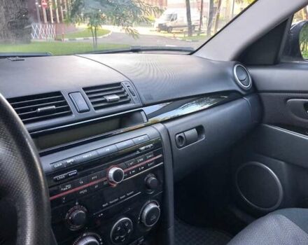 Черный Мазда 3, объемом двигателя 1.6 л и пробегом 121 тыс. км за 6000 $, фото 7 на Automoto.ua