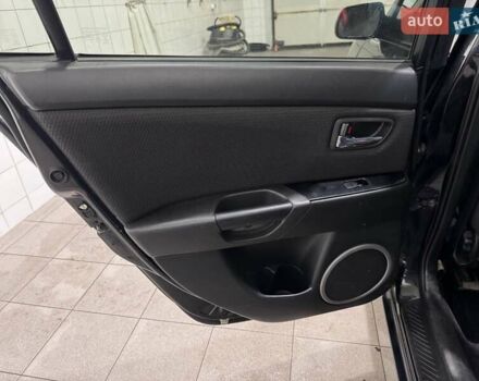 Черный Мазда 3, объемом двигателя 1.6 л и пробегом 222 тыс. км за 5450 $, фото 12 на Automoto.ua