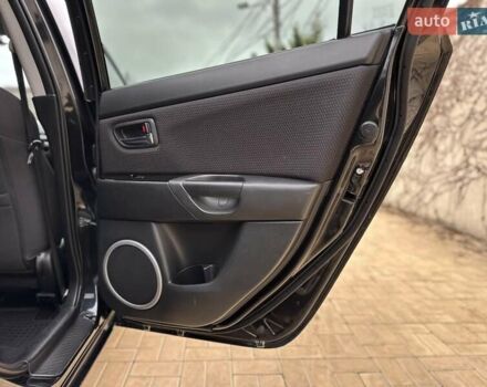 Черный Мазда 3, объемом двигателя 1.6 л и пробегом 130 тыс. км за 7700 $, фото 63 на Automoto.ua