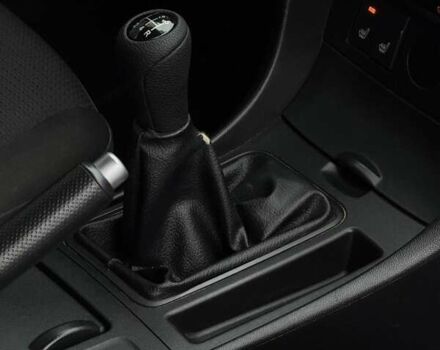 Черный Мазда 3, объемом двигателя 1.6 л и пробегом 89 тыс. км за 4800 $, фото 11 на Automoto.ua